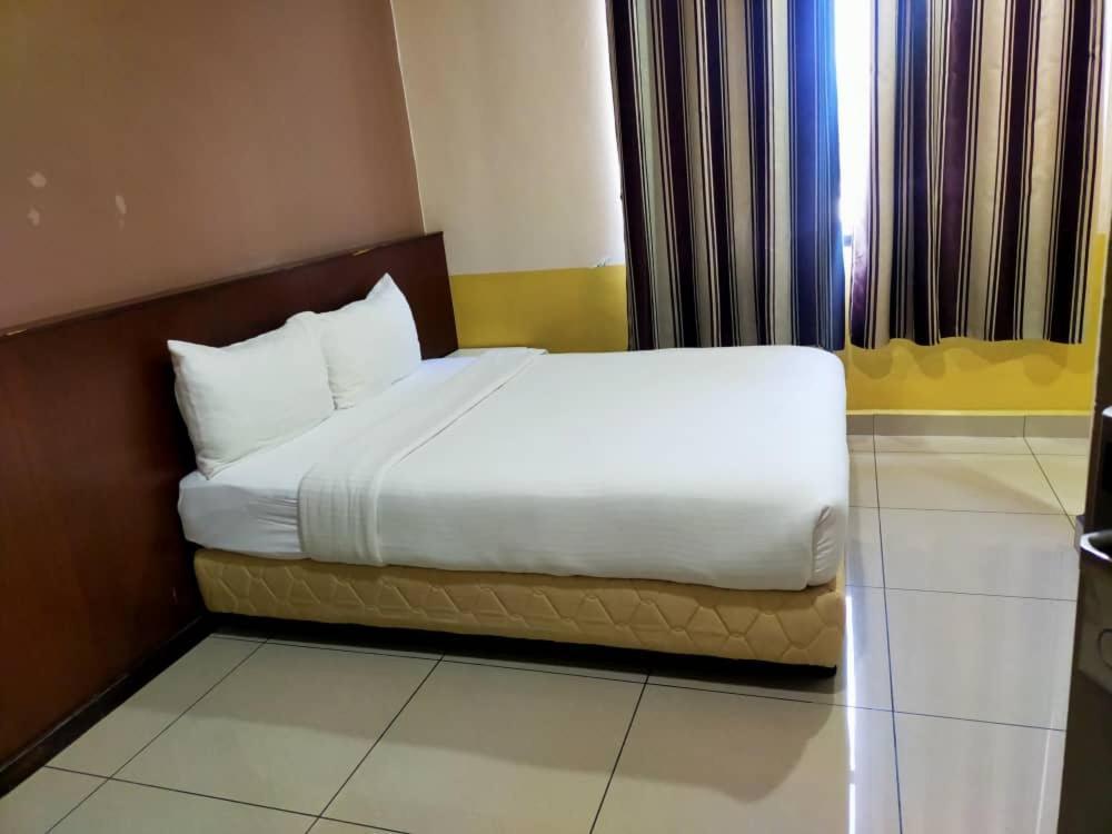 Langkawi Uptown Hotel Kuah Buitenkant foto
